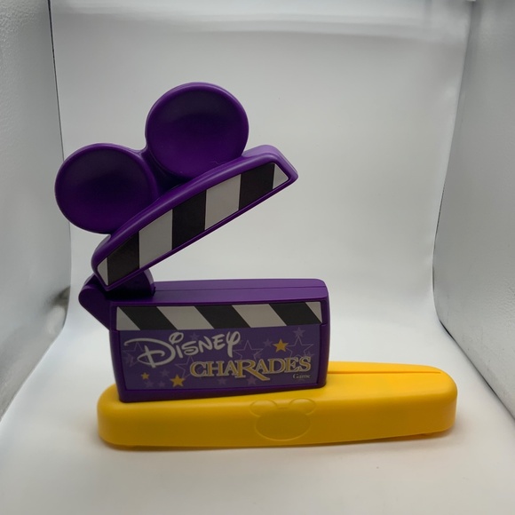 Disney Family Charades Game w/ Electronic Musical Clapboard Timer Mattel 2001 - Picture 4 of 15